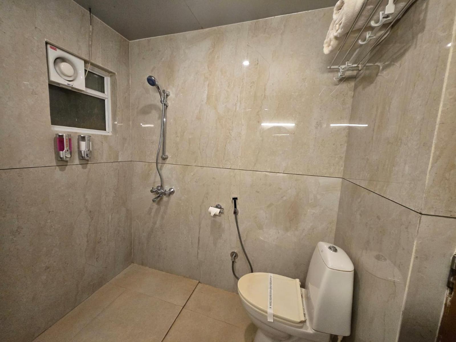 Hotel Badami Court Екстер'єр фото