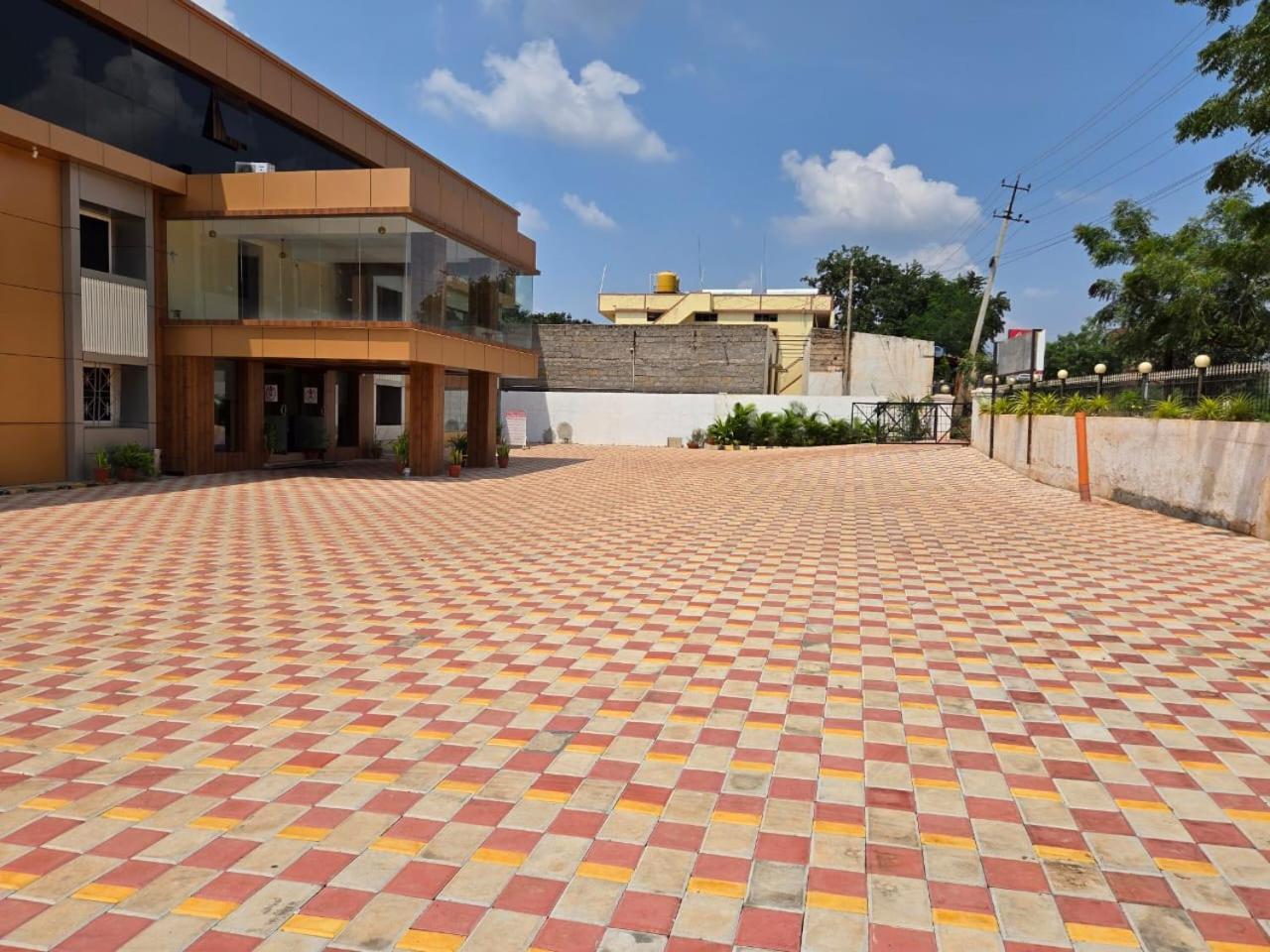 Hotel Badami Court Екстер'єр фото
