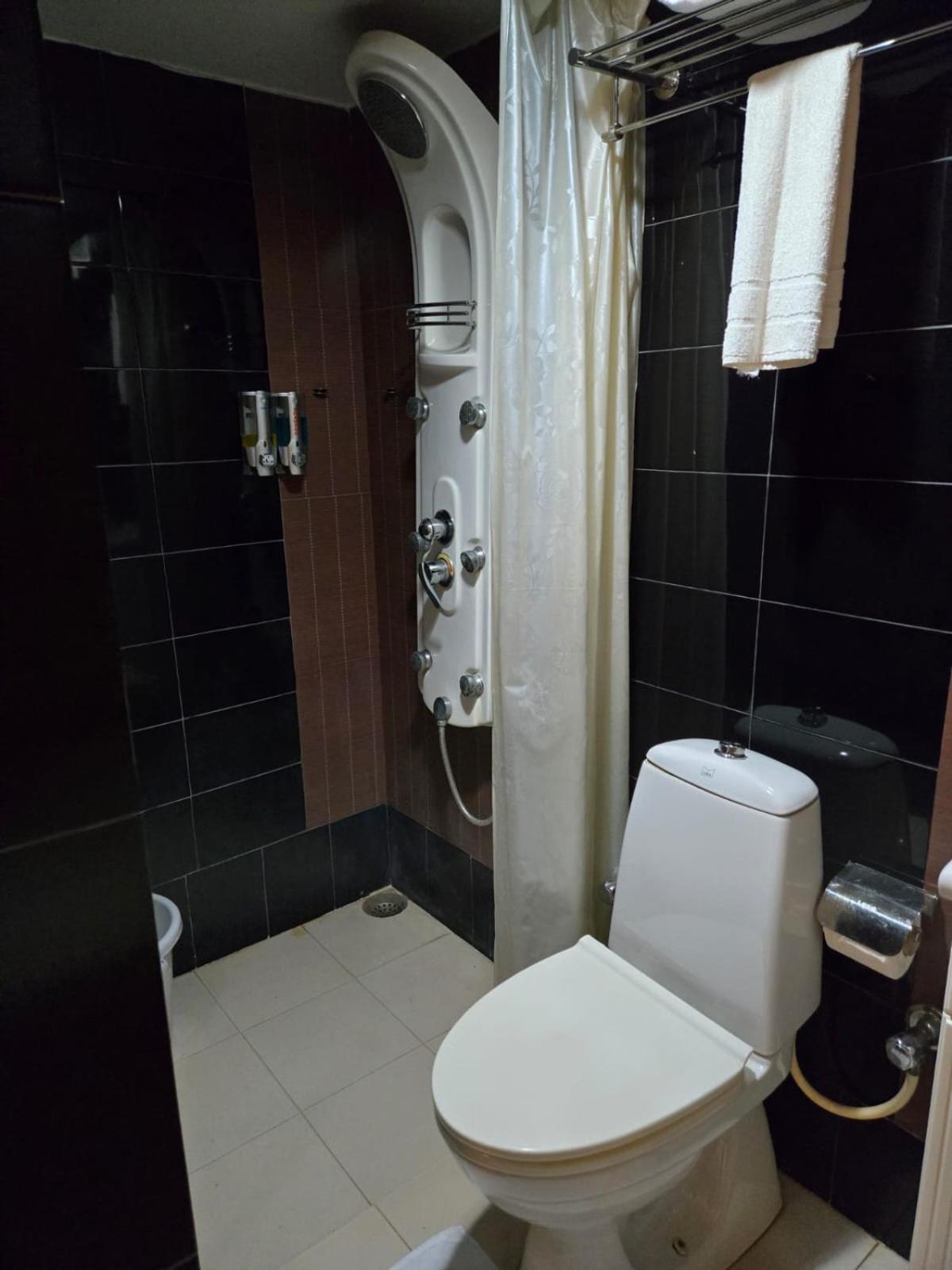 Hotel Badami Court Екстер'єр фото