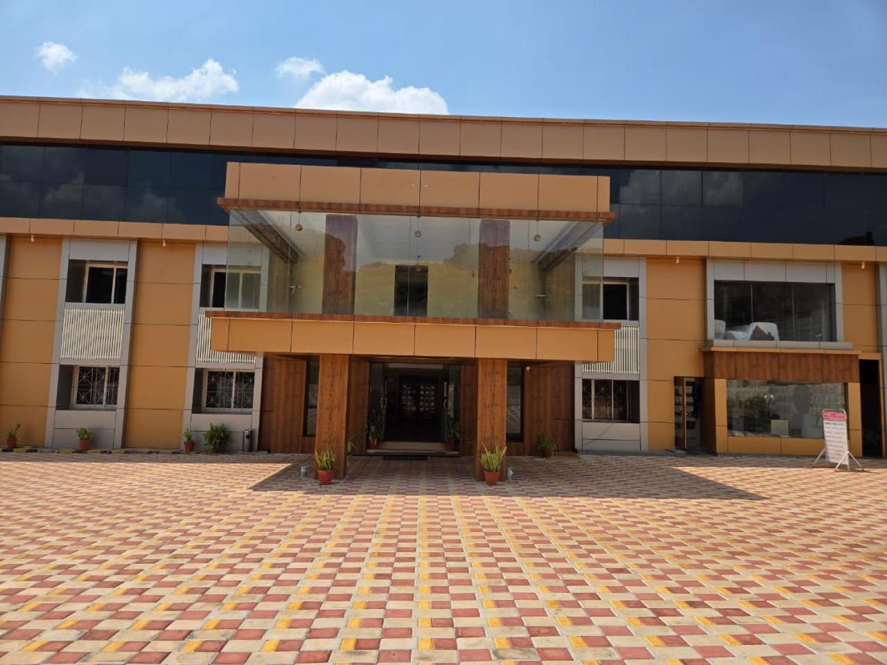 Hotel Badami Court Екстер'єр фото