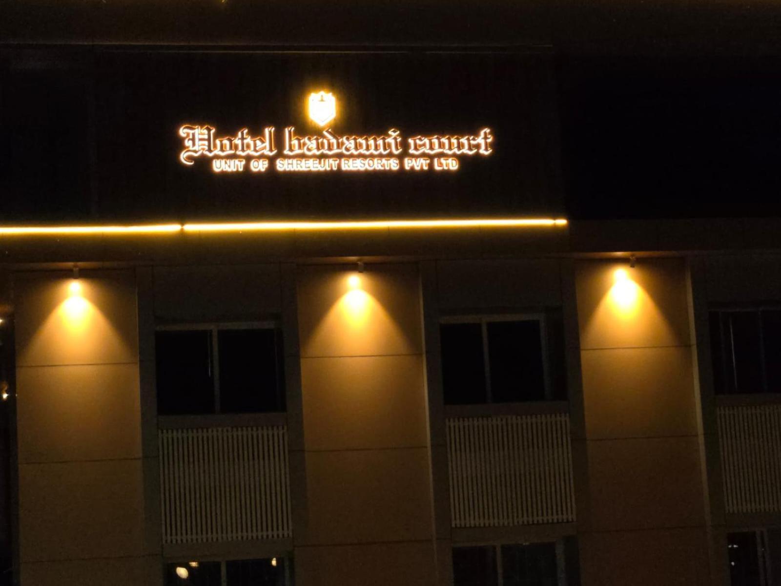 Hotel Badami Court Екстер'єр фото