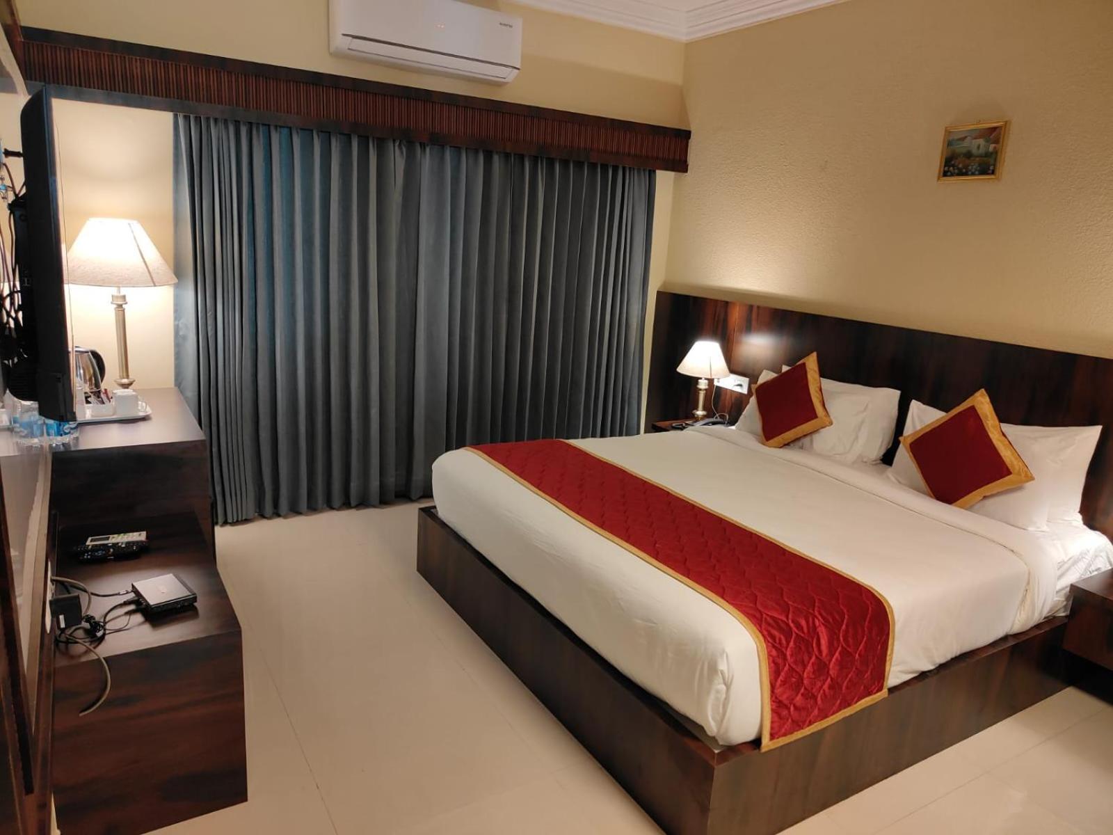 Hotel Badami Court Екстер'єр фото