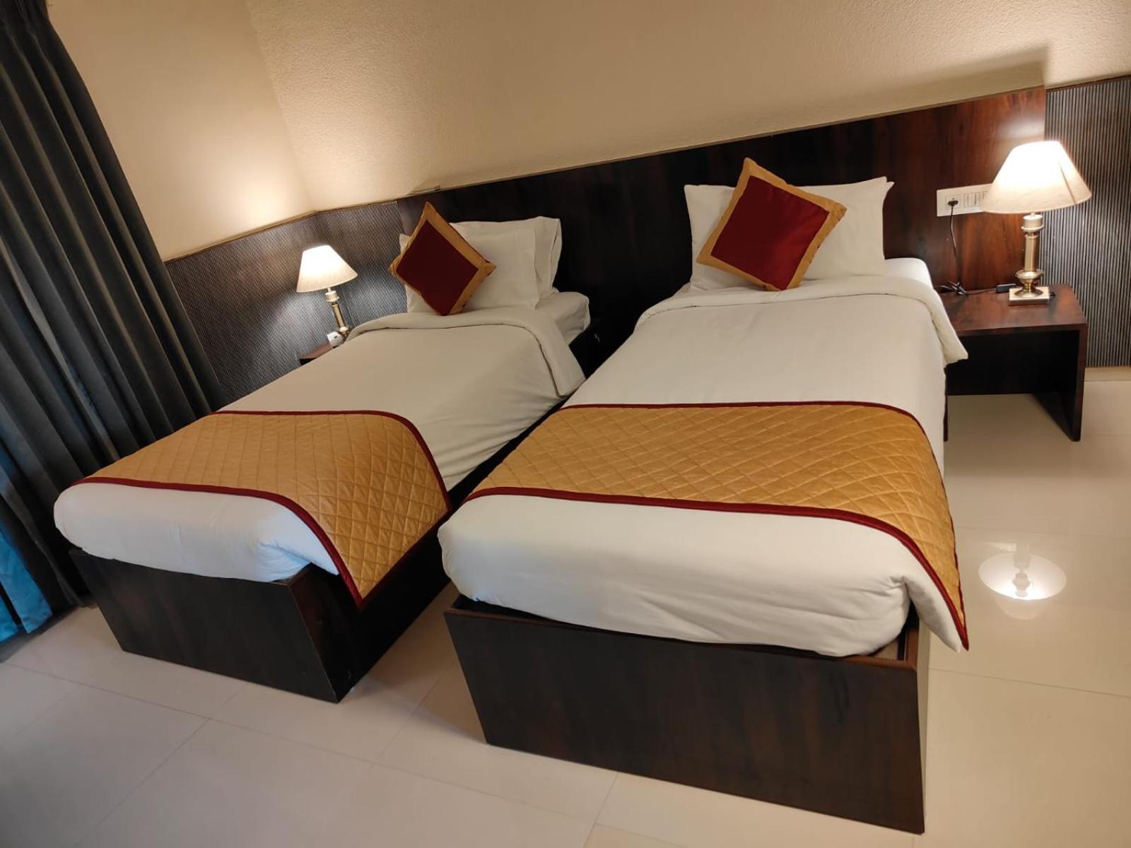 Hotel Badami Court Екстер'єр фото