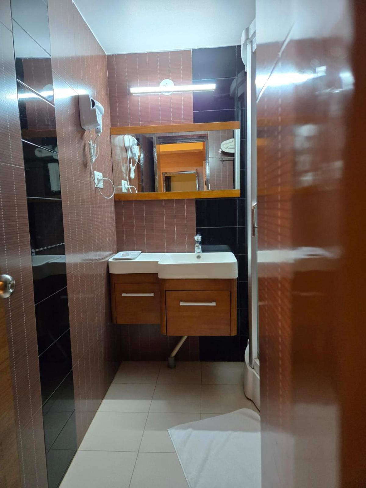 Hotel Badami Court Екстер'єр фото