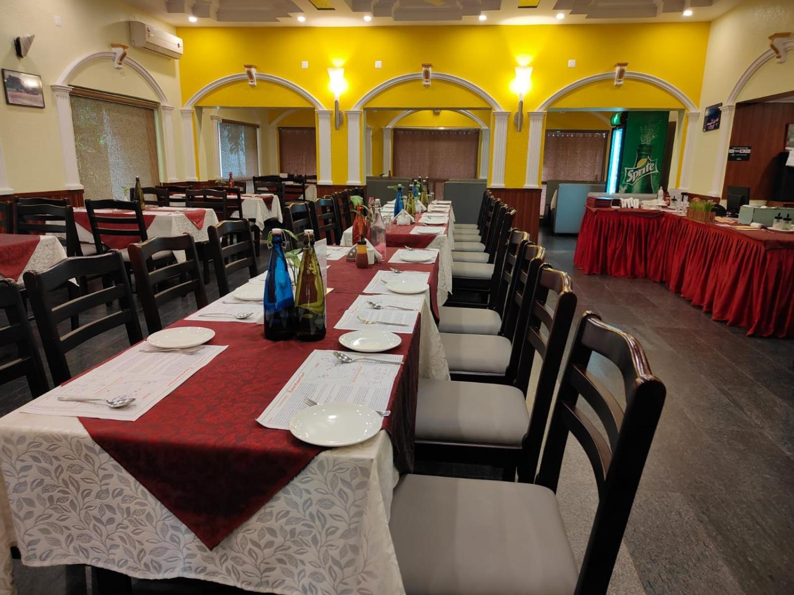 Hotel Badami Court Екстер'єр фото