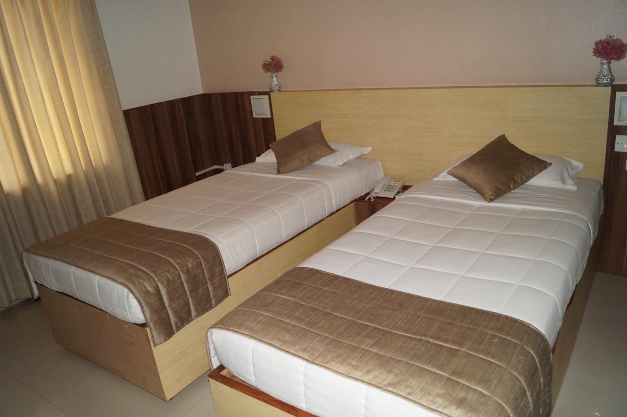 Hotel Badami Court Екстер'єр фото