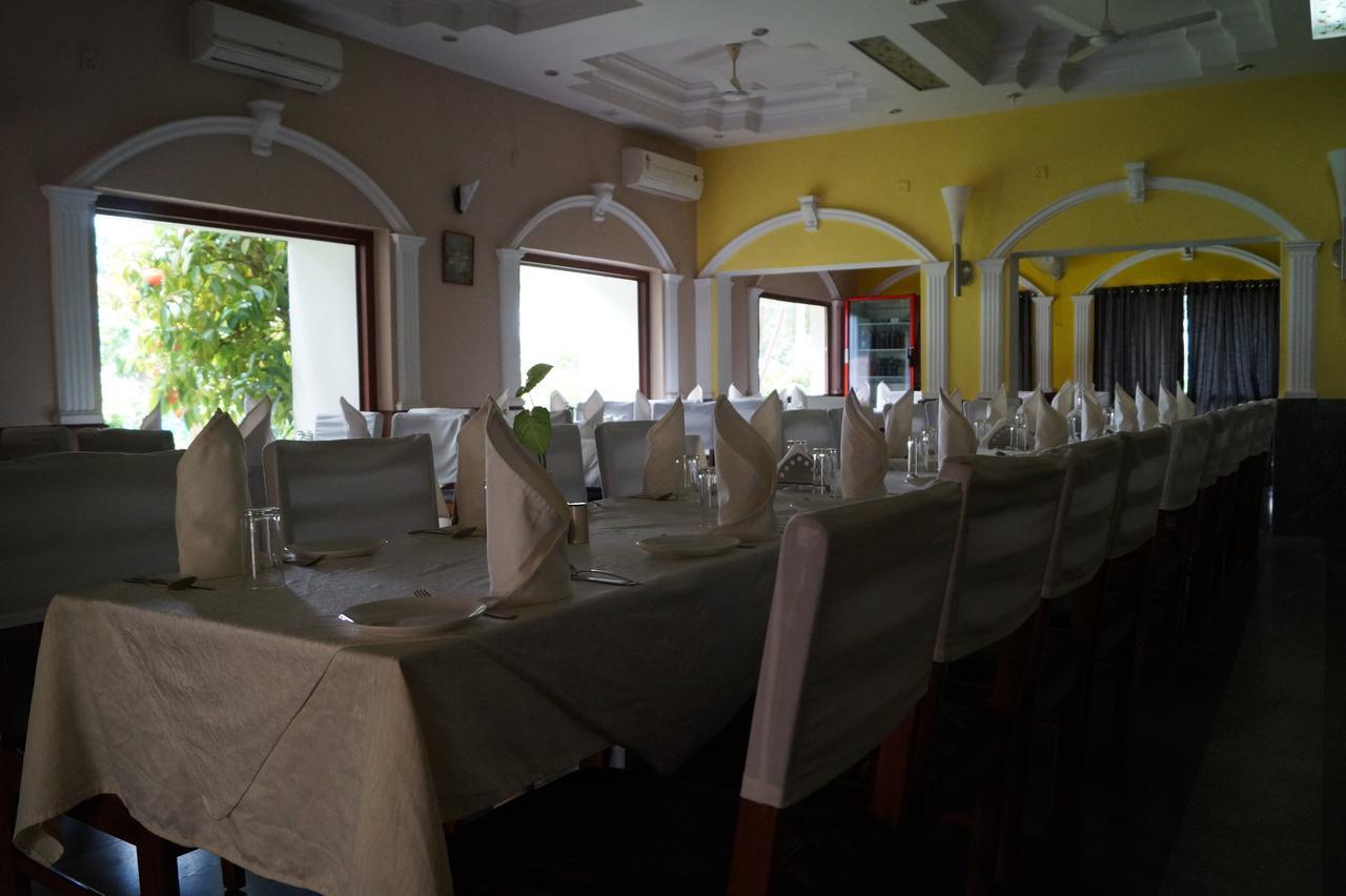 Hotel Badami Court Екстер'єр фото
