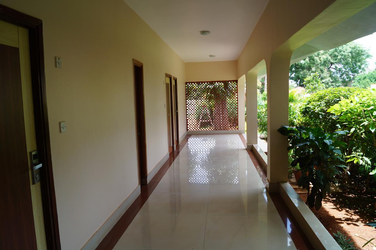 Hotel Badami Court Екстер'єр фото