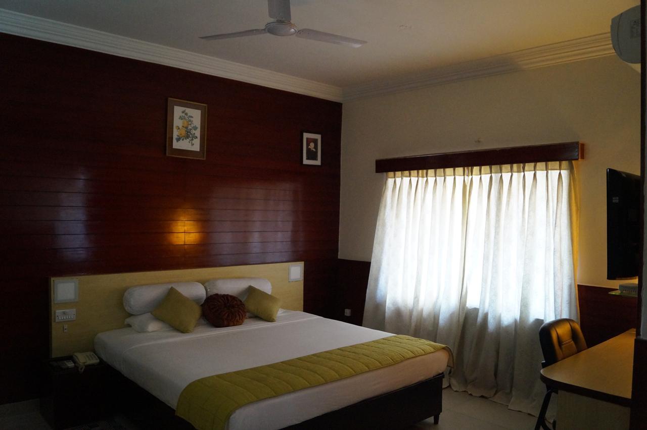 Hotel Badami Court Екстер'єр фото