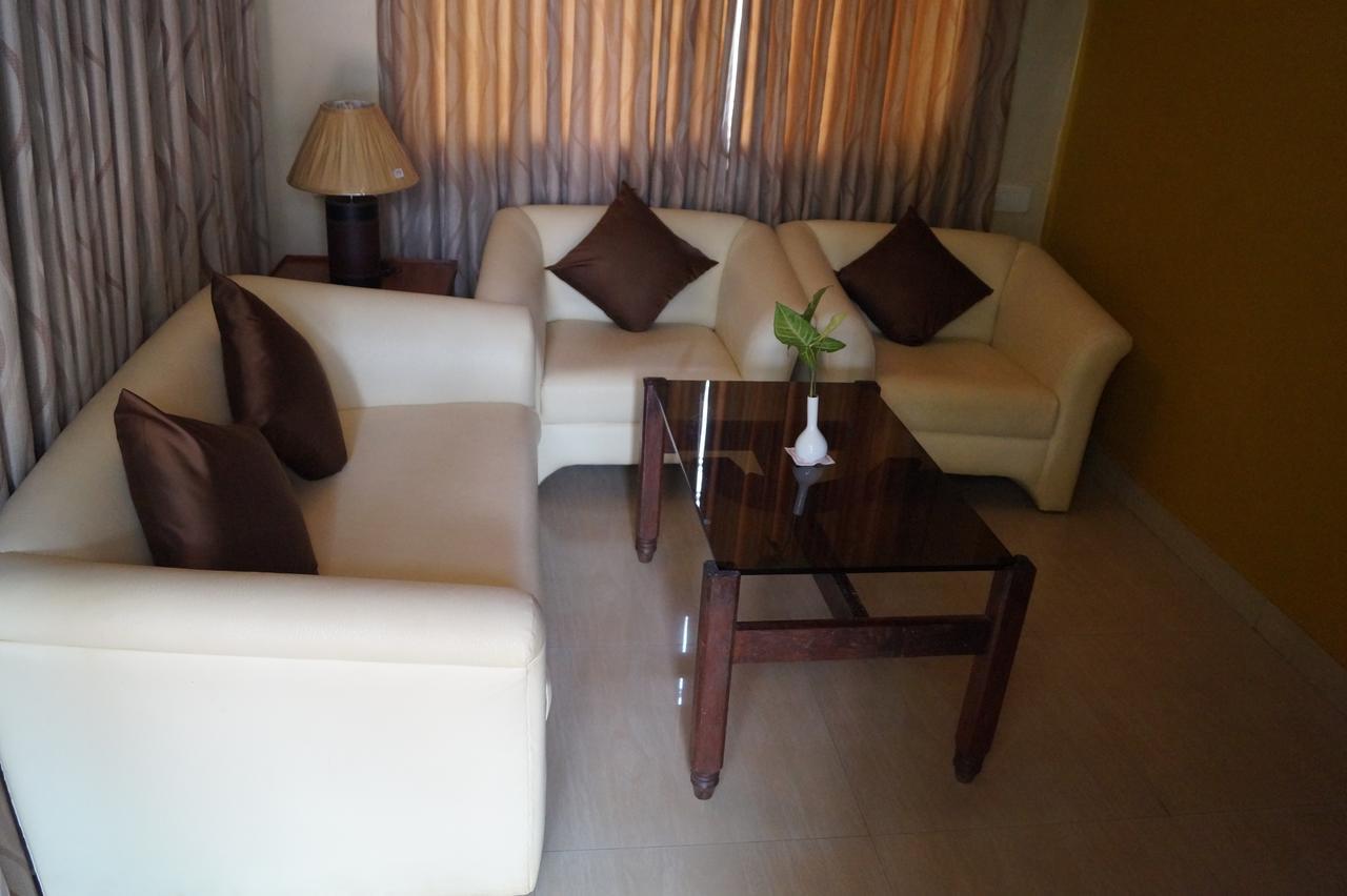 Hotel Badami Court Екстер'єр фото